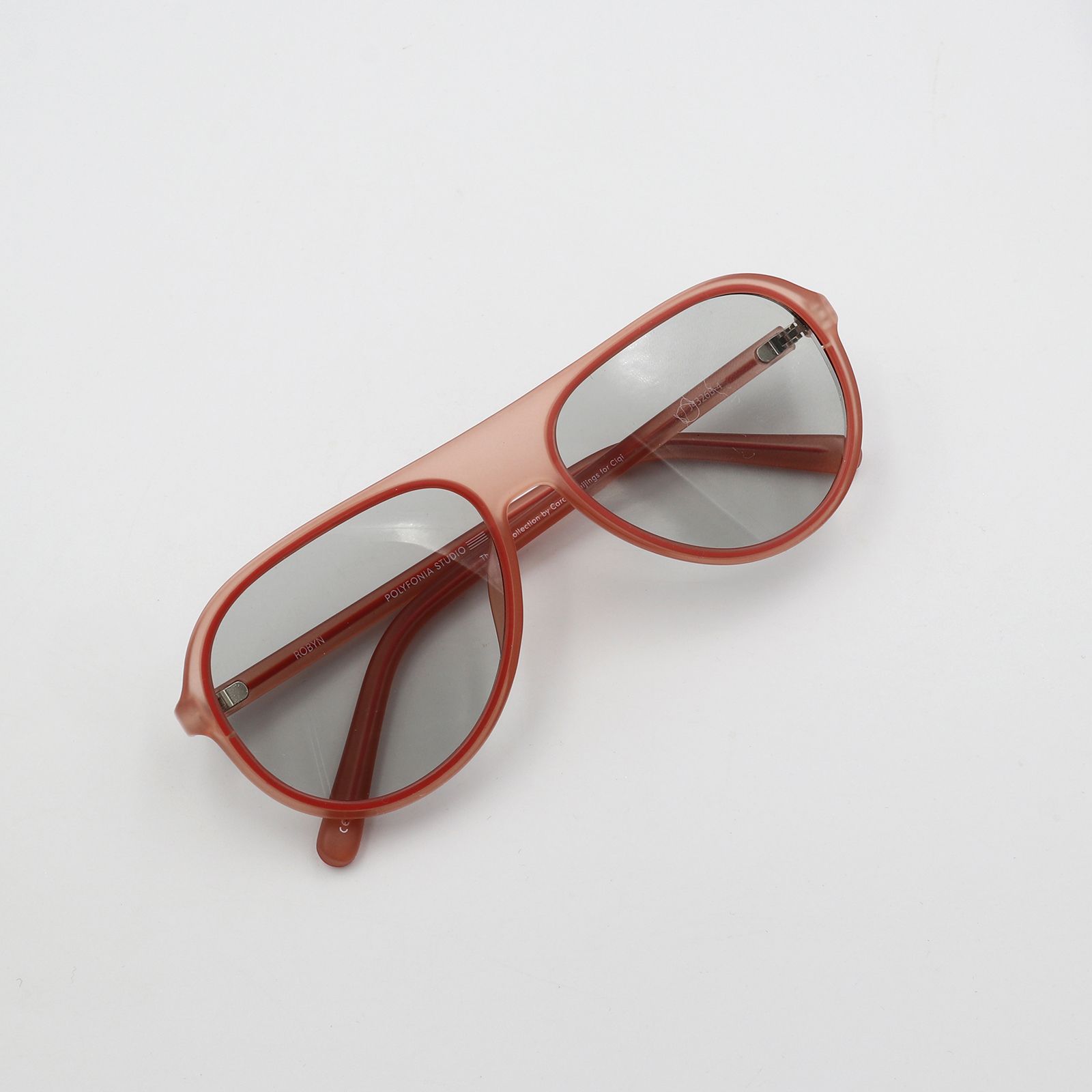 「Robyn」POLYFONIA STUDIO Session "Carole Baijings  Ciqi" Sunglasses Red Blush x Light Gray Lens