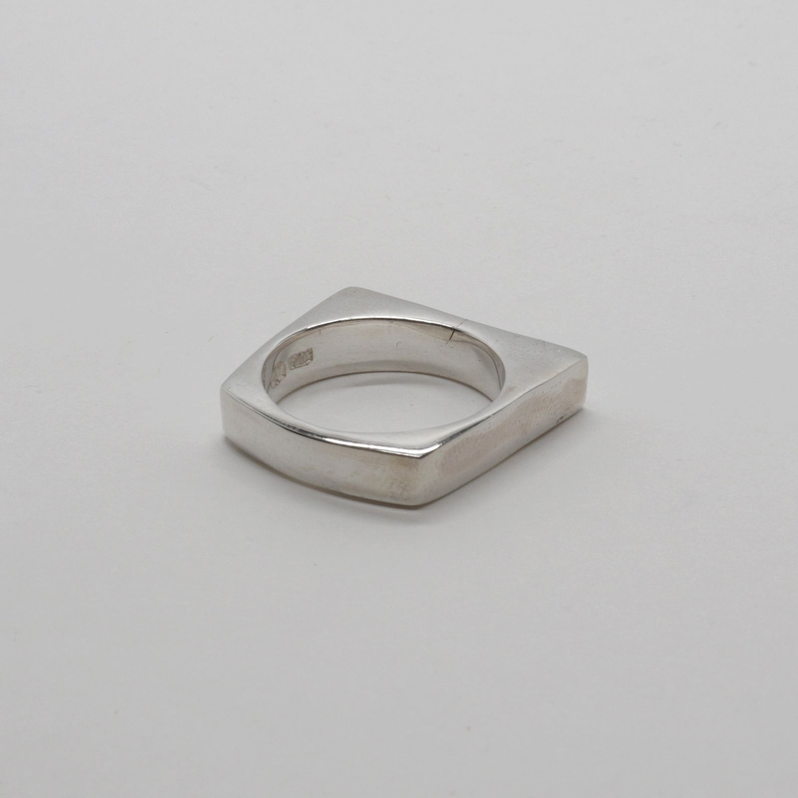 「The Divorced Ring」リング
