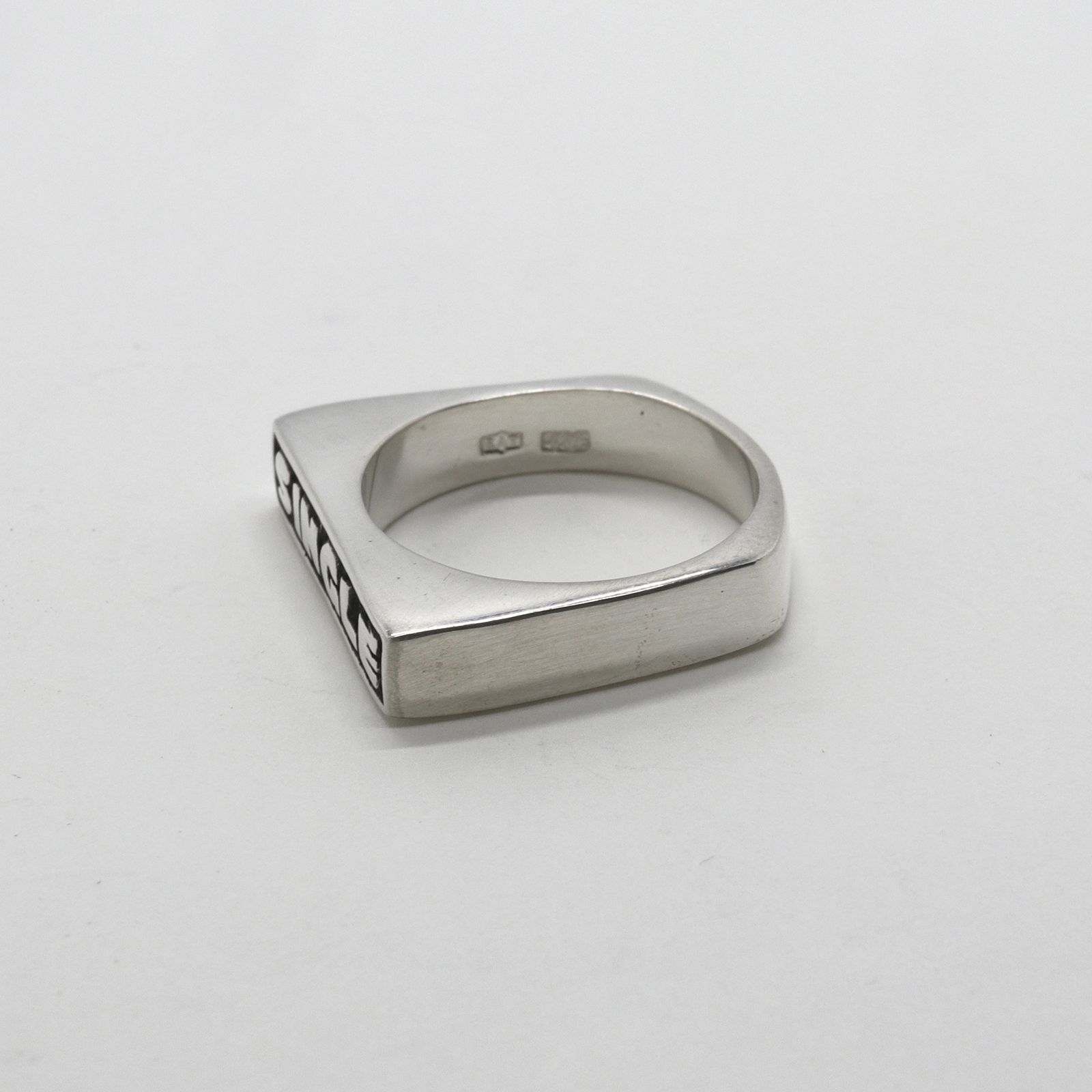 「The Single Ring」リング