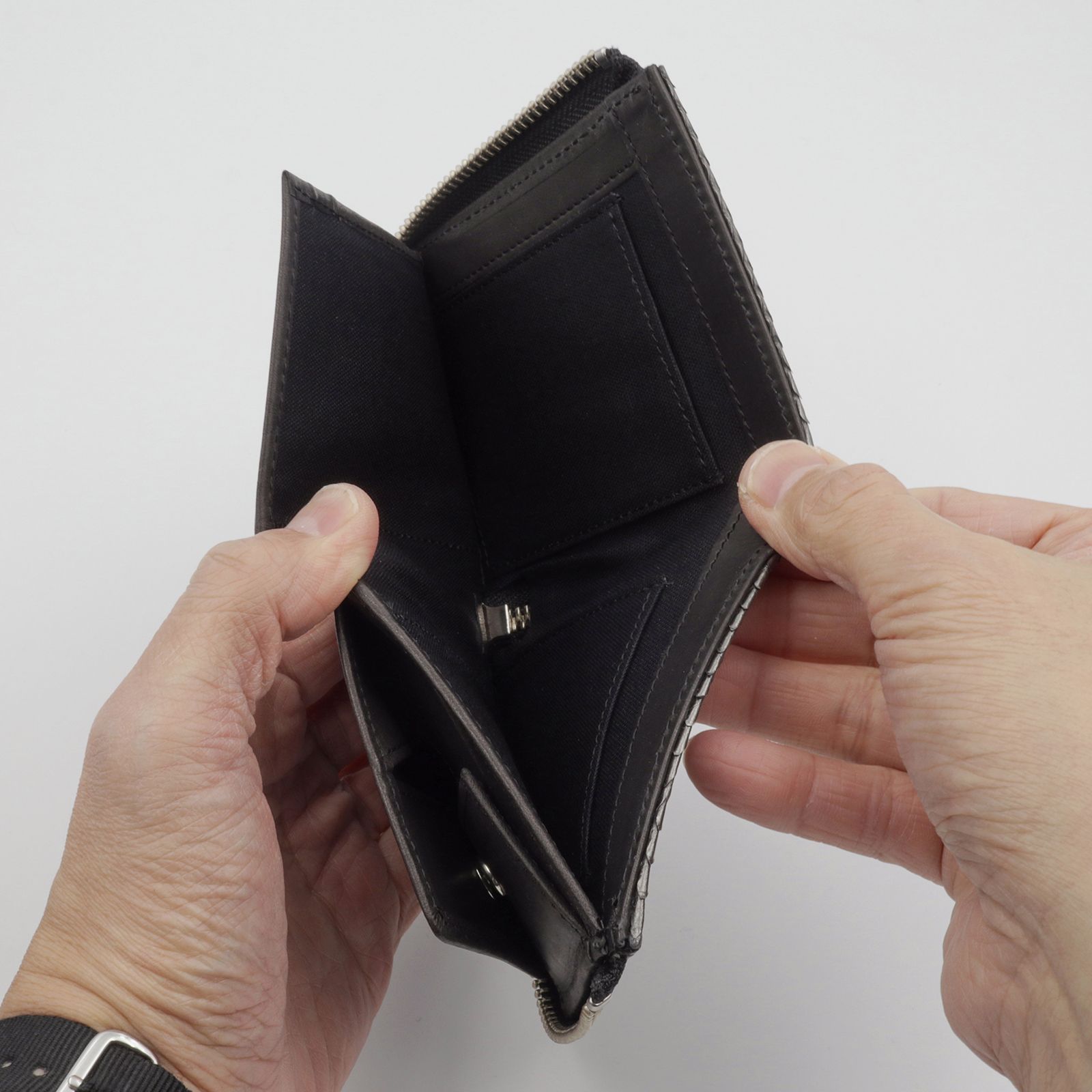 HEBI」Lファスナーコンパクト財布 ブラック