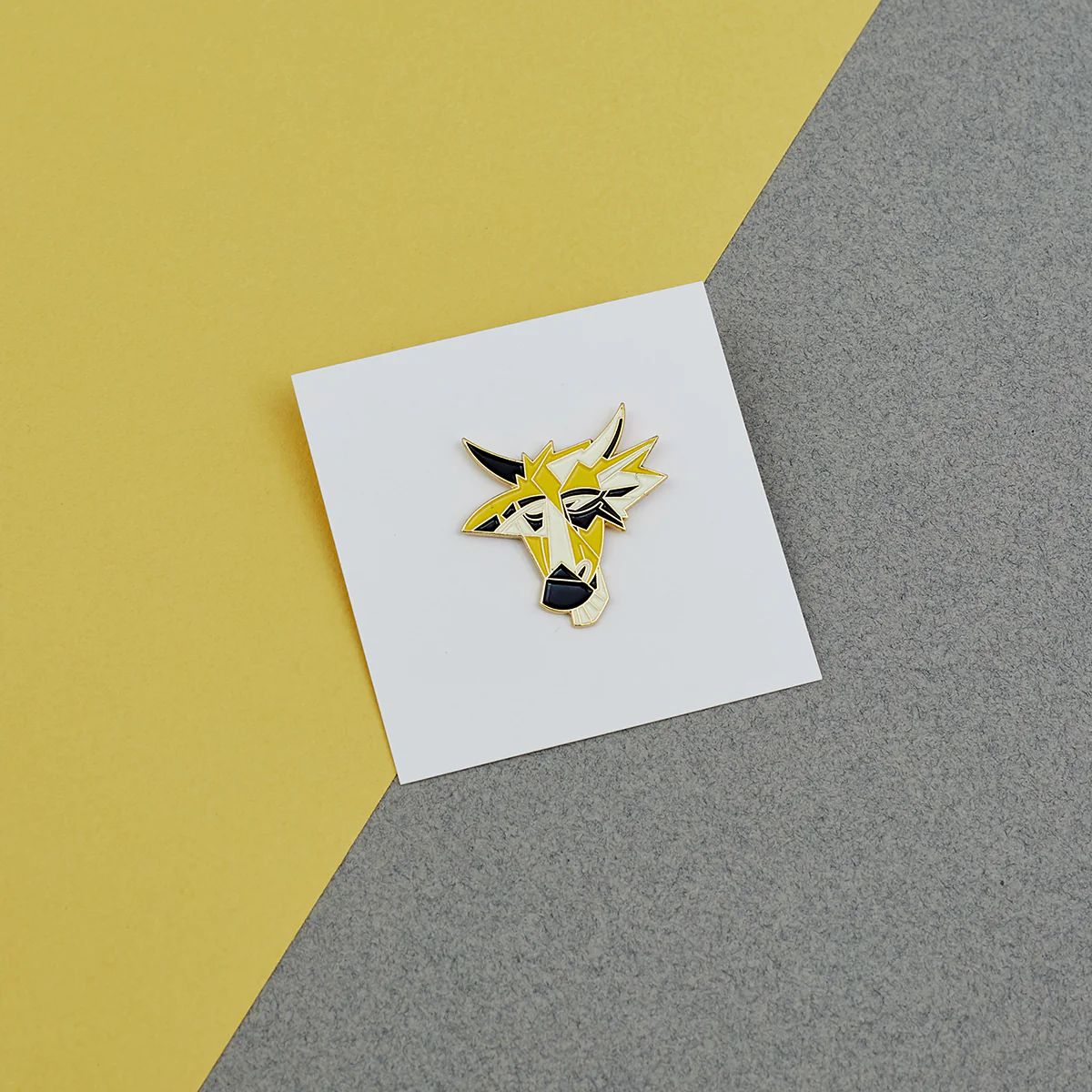 「Larionov」ピンズ アヴァンギャルドコレクション