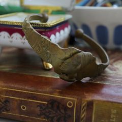 「ブラス製アンティーク人物デザイン」ブレスレット イギリス 1910s-1930s