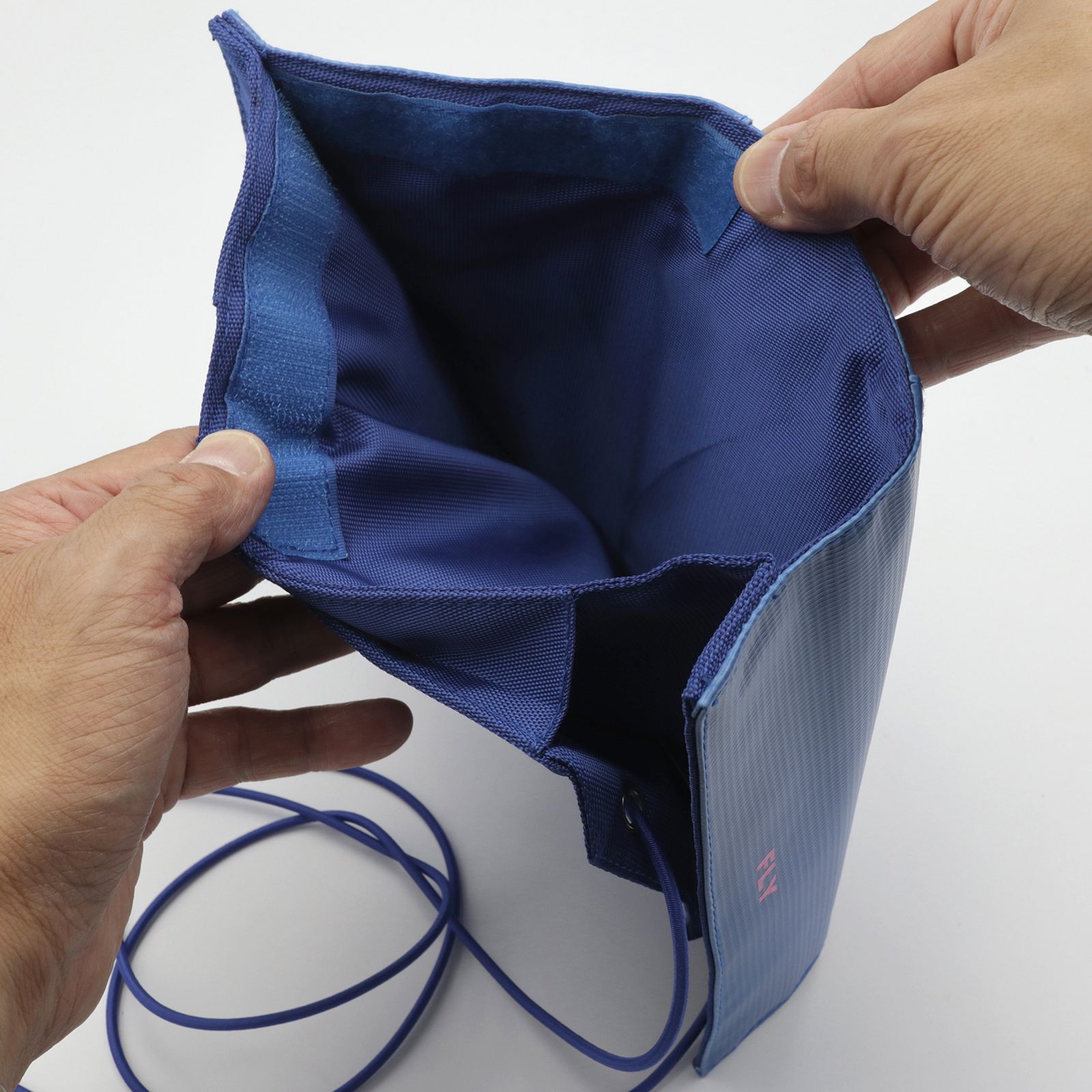 「FLY Long Wallet」ショルダーウォレットXL ブルー
