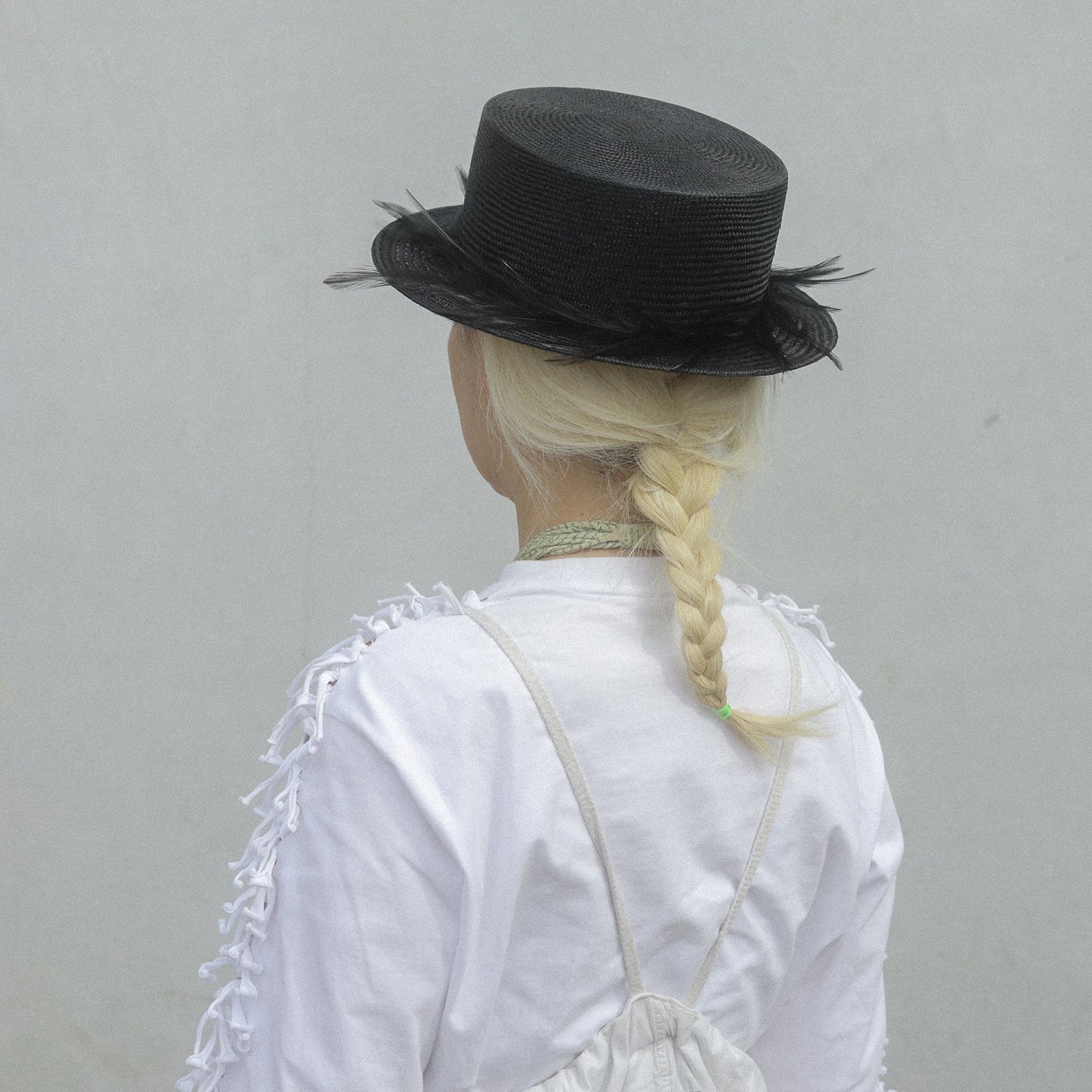 【送料無料対象外】黒い羽根のストローキャノチエ ブラック