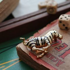 「ジブラ」ブローチ ヨーロッパ