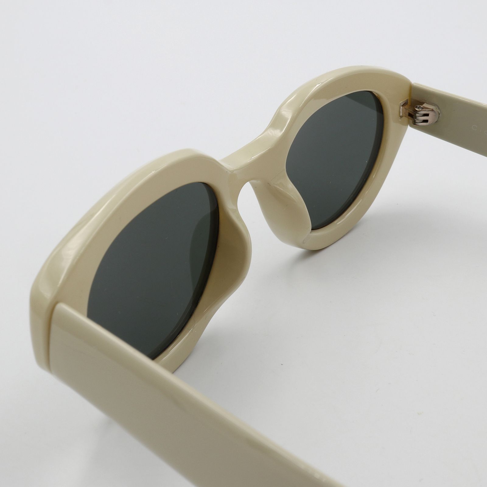 「Vanessa」Sunglasses Ivory × Gray Lens
