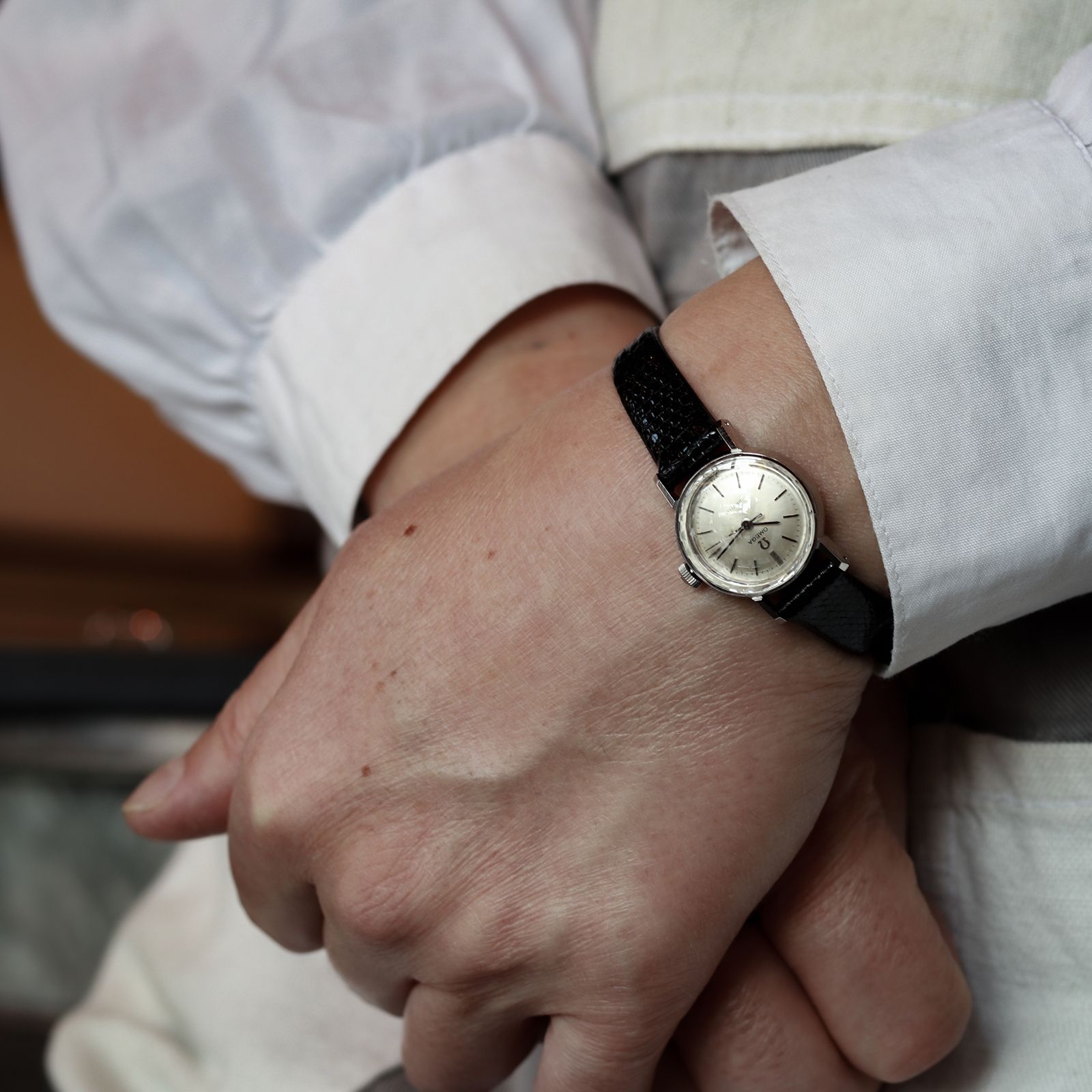特別価格 腕時計　オメガ　デビル　手巻　レディース　　銀黒　ヴィンテージ