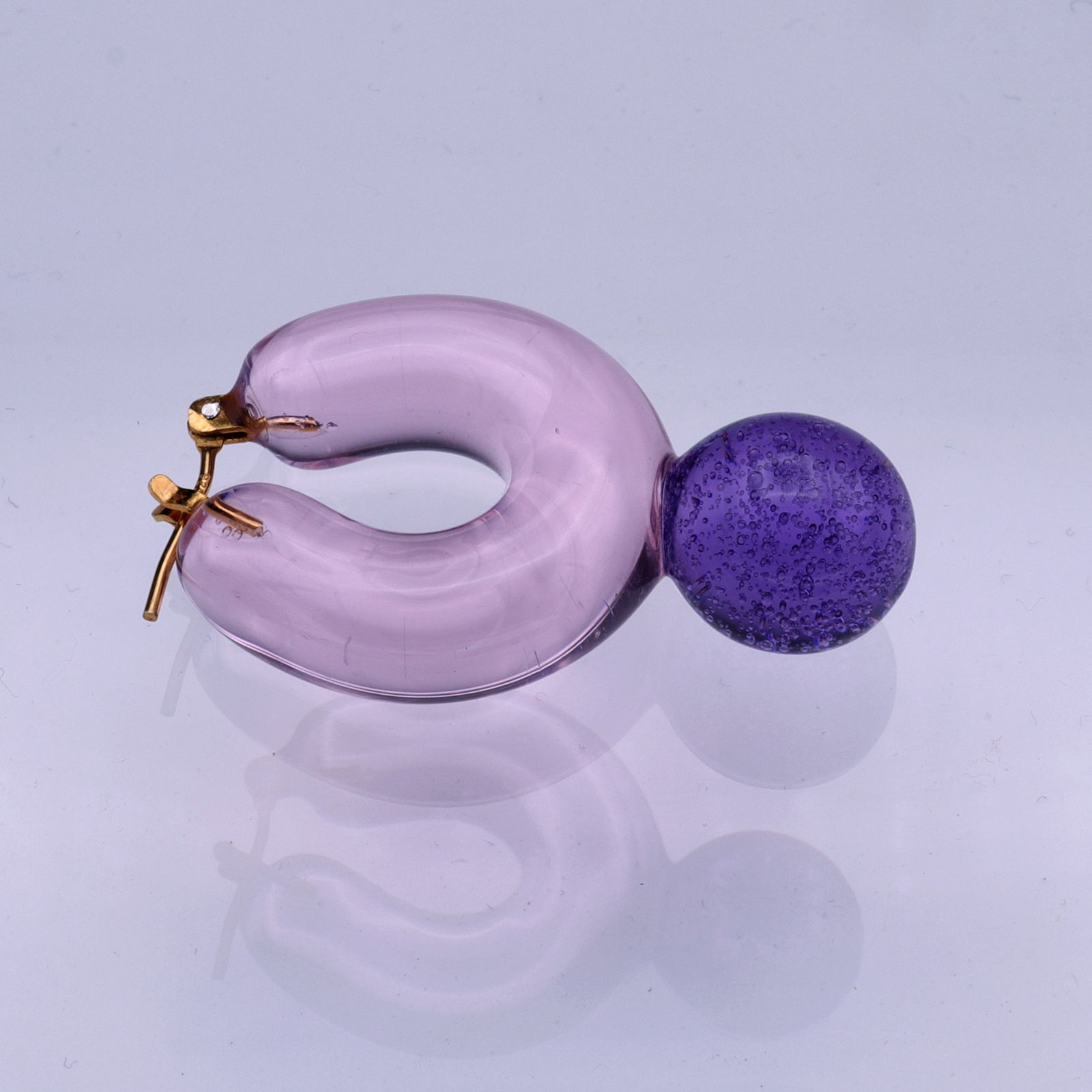 「Glass Hoop "C" Pierce MINI」ピアス(片耳) パープル&ピンク