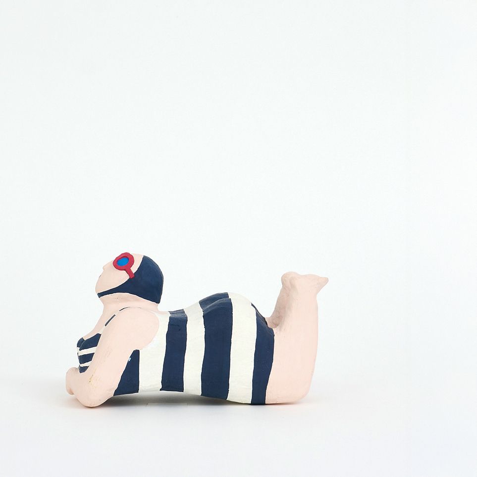PAPIER MACHE SUNBATHING MADAME 【BATELA】