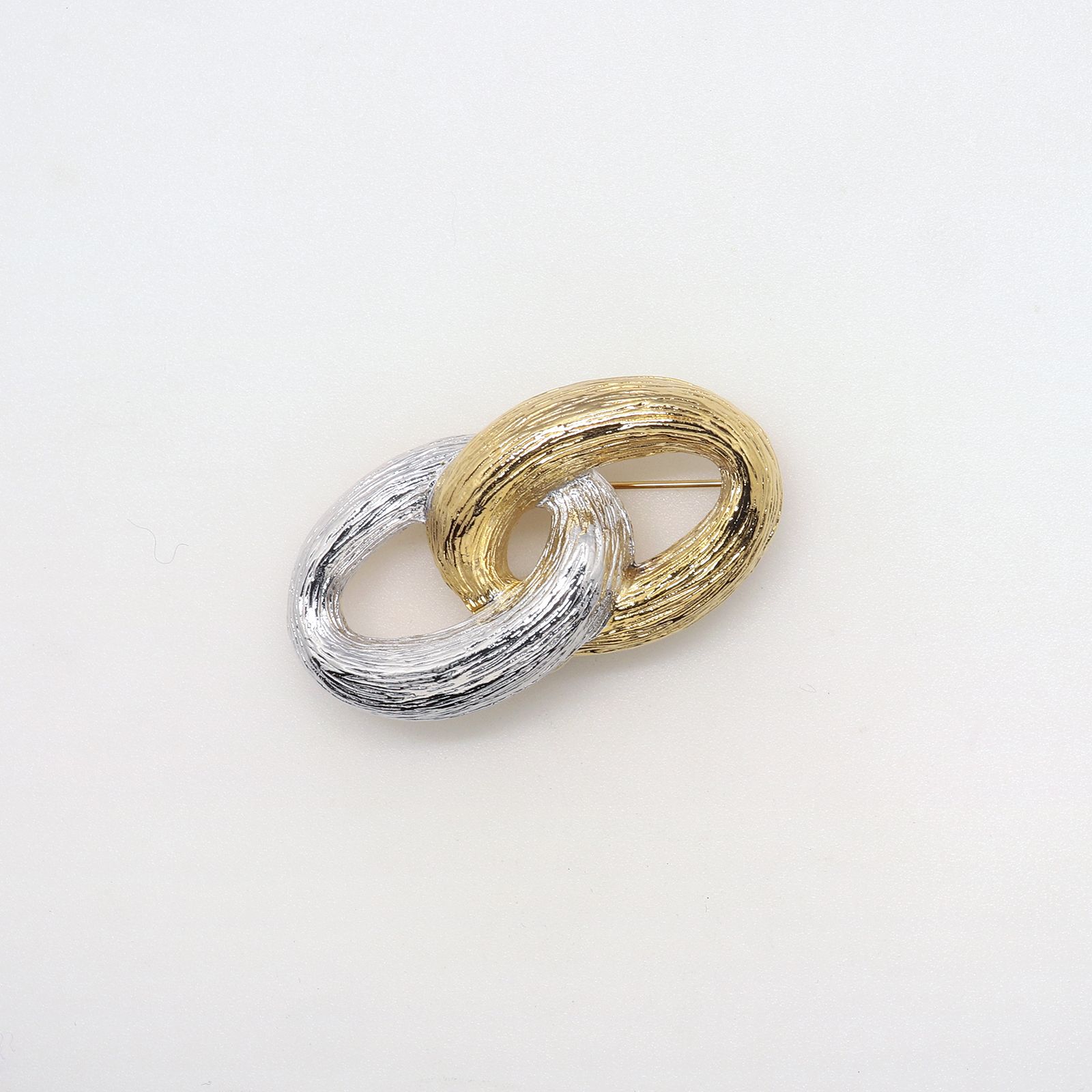 「 バイカラーリンク」ブローチ フランス Piere Cardin