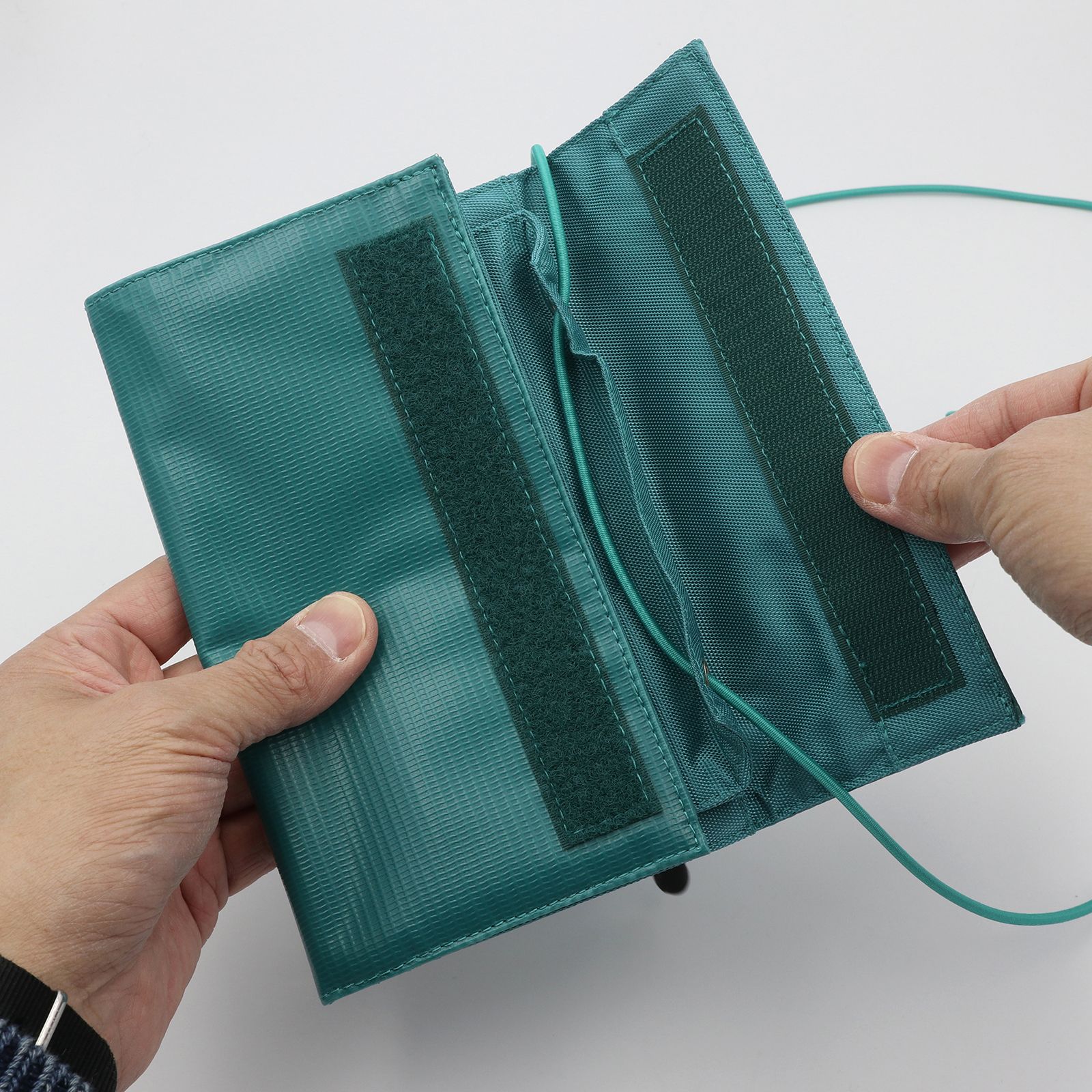 「FLY Long Wallet」ショルダーウォレットXL エメラルド
