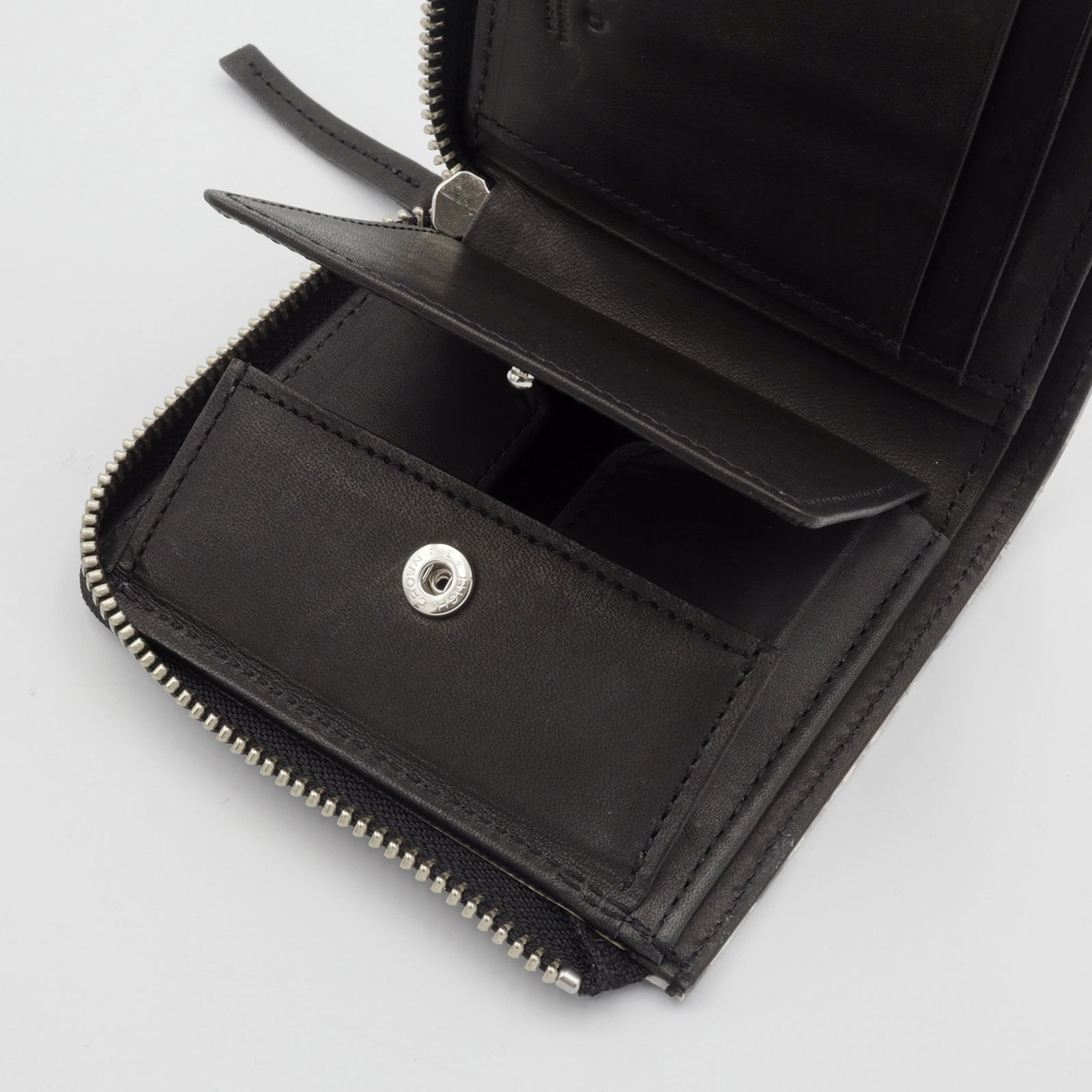 HEBI」Lファスナーコンパクト財布 ベージュ