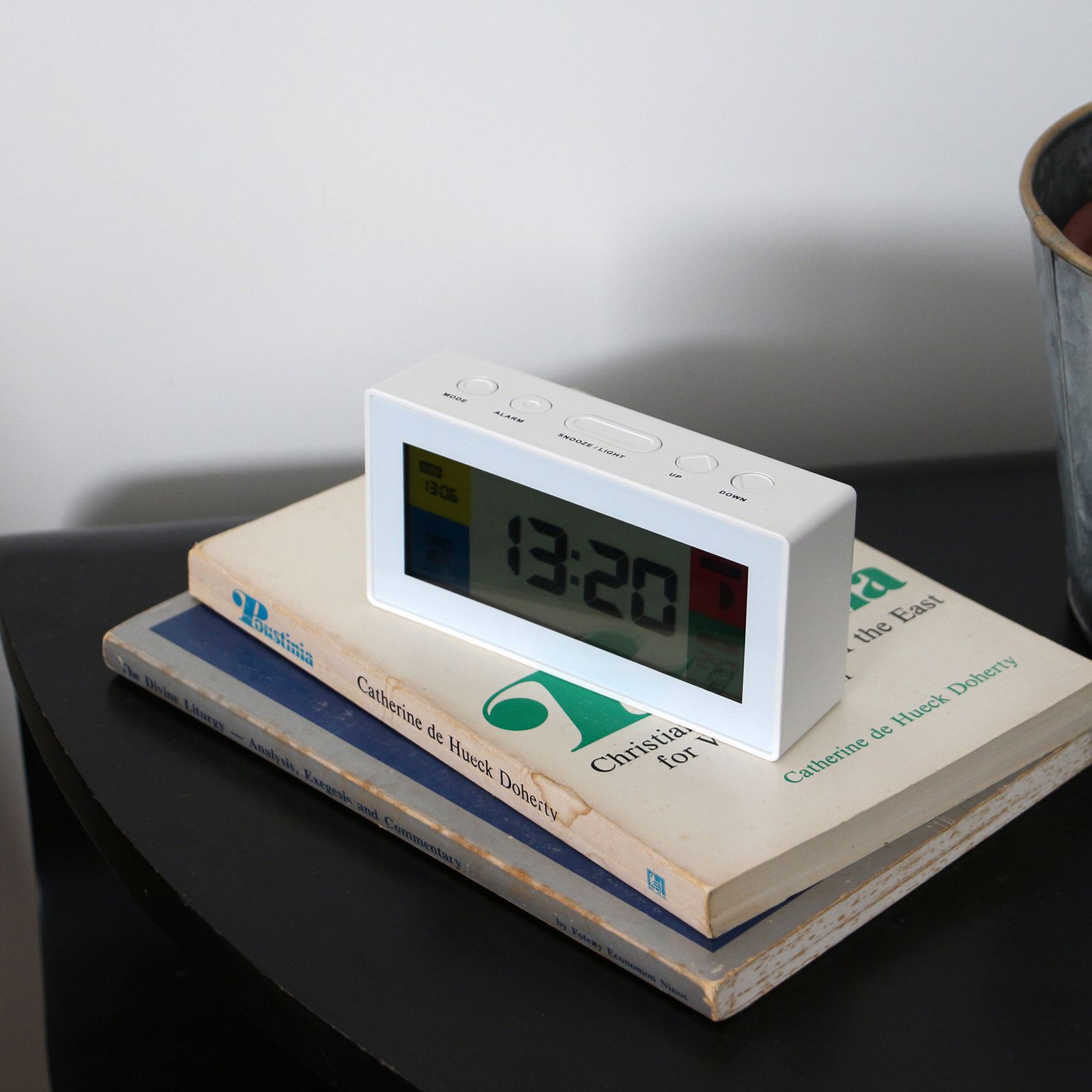 「Robot Alarm Clock "White" SPACE HOTEL」多機能クロック イギリス