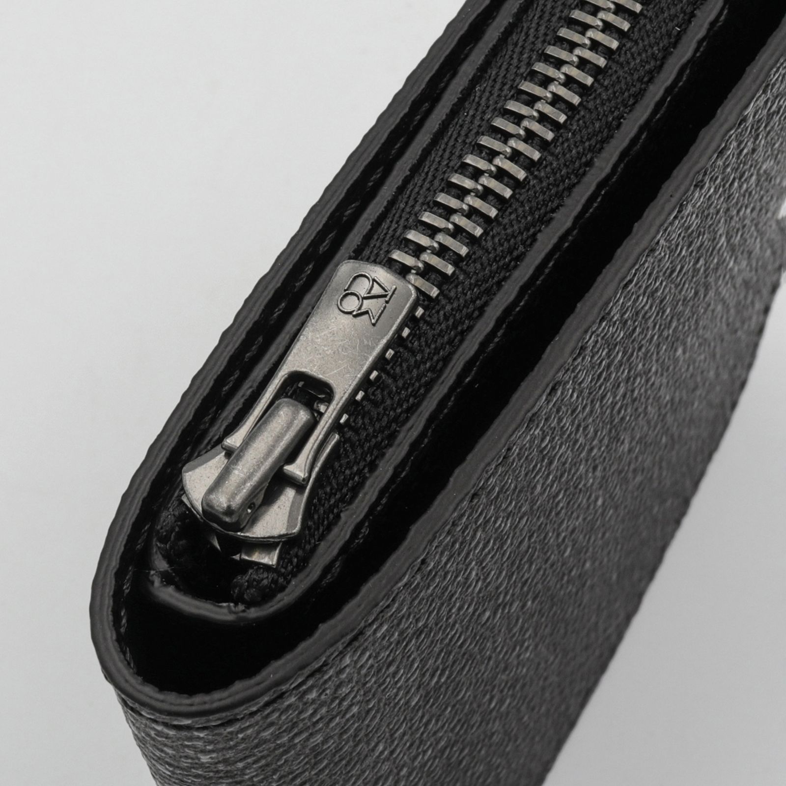 「小さく薄い財布SAKU ver.3 黒桟革」黒