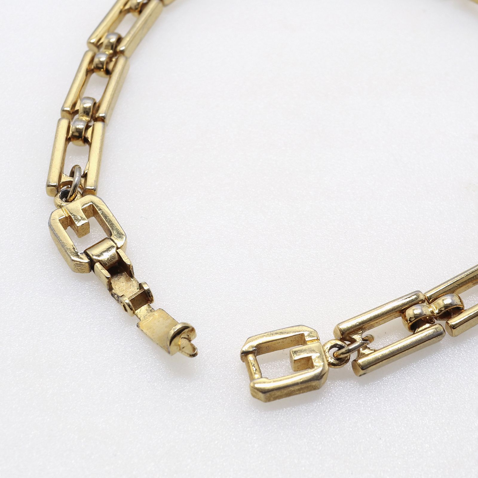 「ライトニングスクエア」ブレスレット フランス GIVENCHY