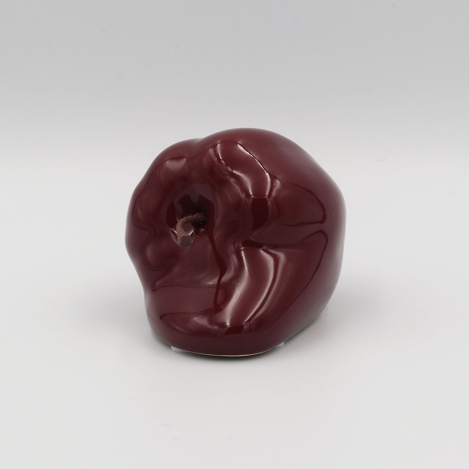 「ROBBEN DEEP APPLE」溶けたリンゴのオブジェ