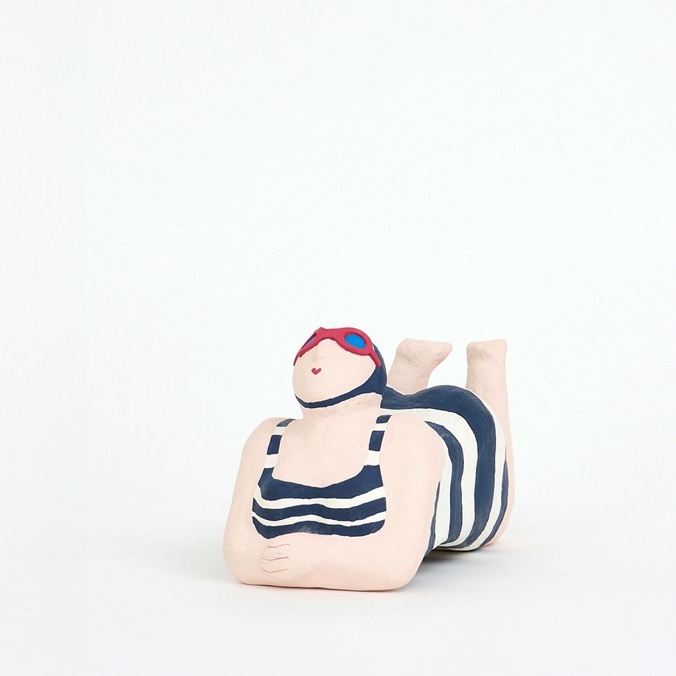 PAPIER MACHE SUNBATHING MADAME 【BATELA】