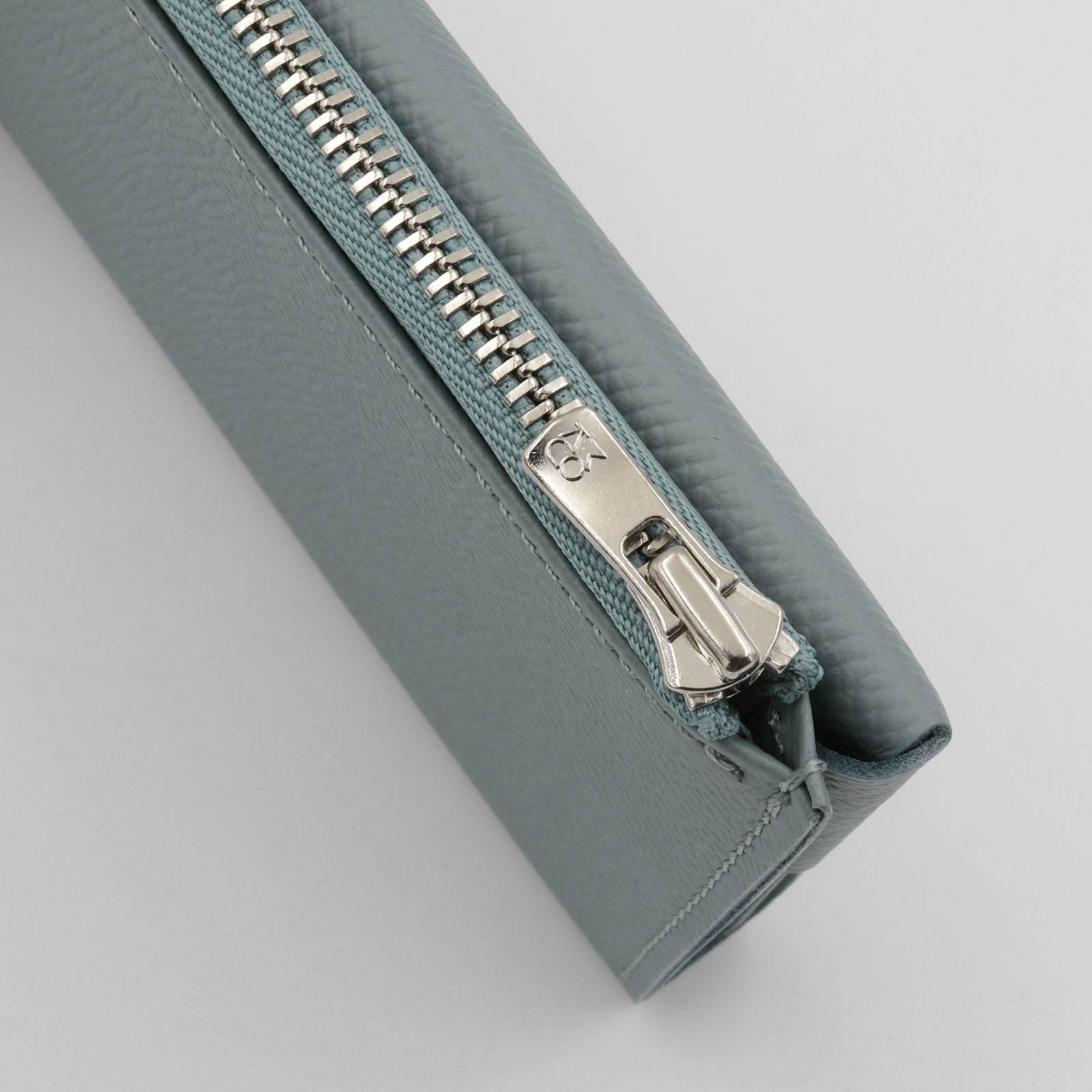 「小さく薄い長財布UNO ver.2 Noblessa」sky