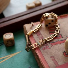 「ライトニングスクエア」ブレスレット フランス GIVENCHY