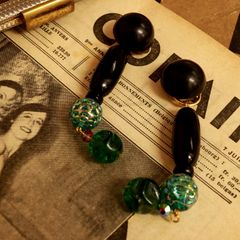 「ブラックビーンズ&アクアフィリグリー」イヤリング フランス