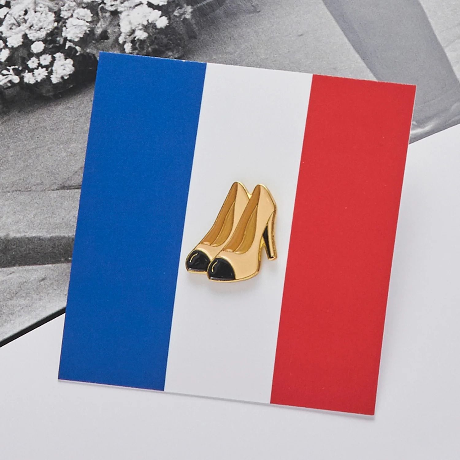 「Shoes white」ピンズ パリコレクション