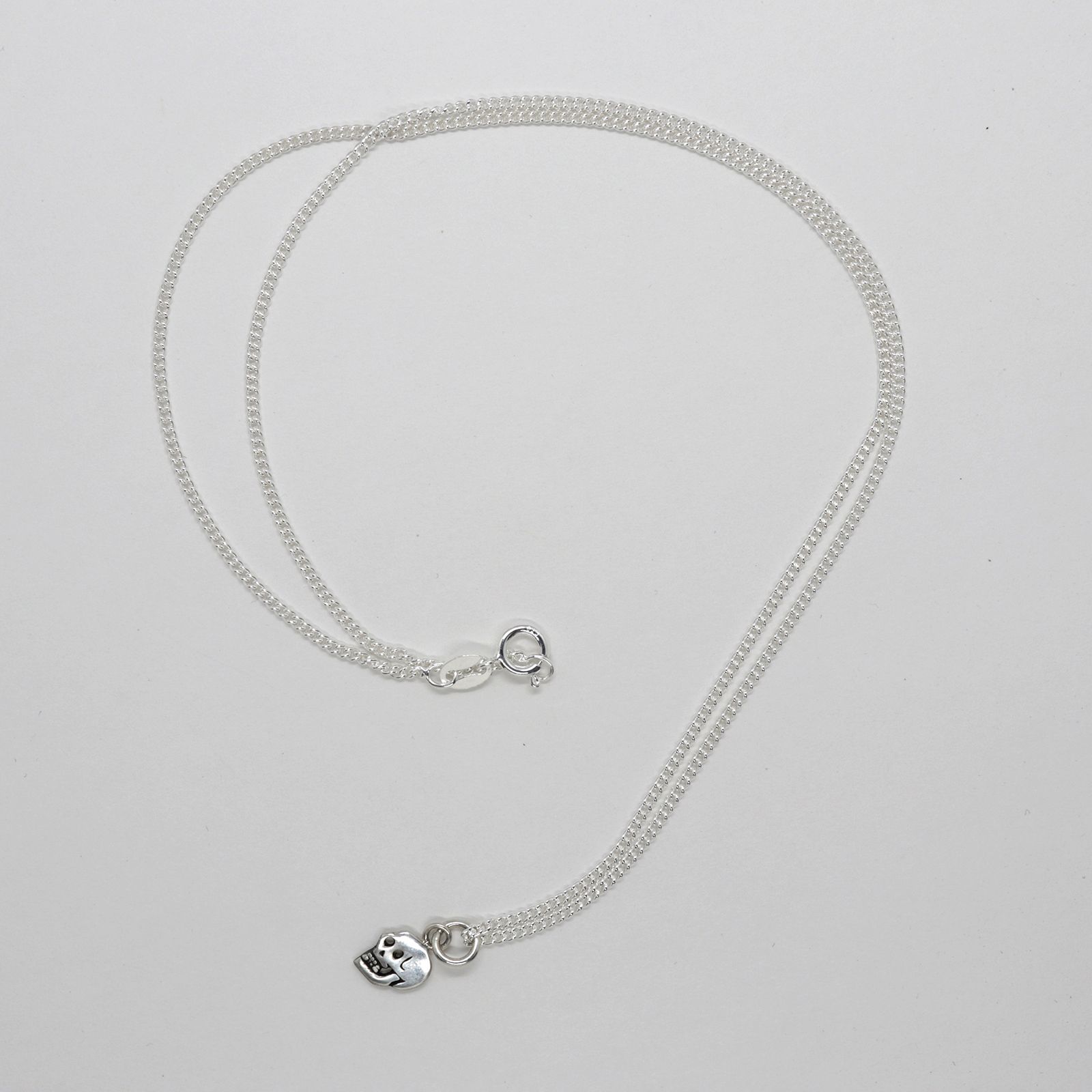 「Teeny Tiny Nutter Skull Necklace」ネックレス