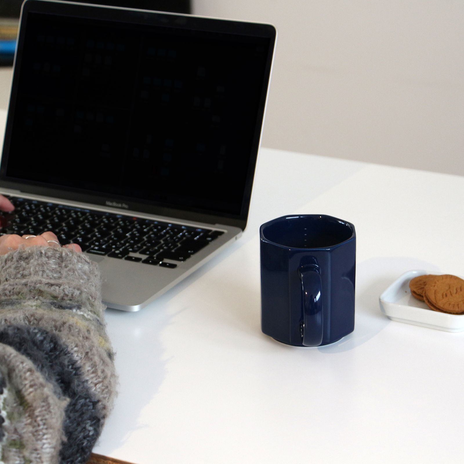 PORCELAIN MEASURING MUG "Navy"