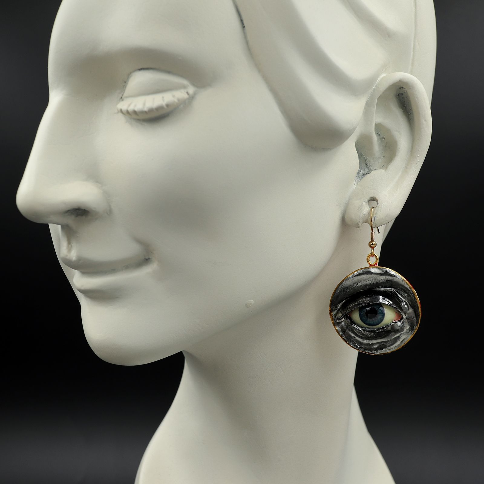 「目」ピアス（片耳） レッド×シルバーD