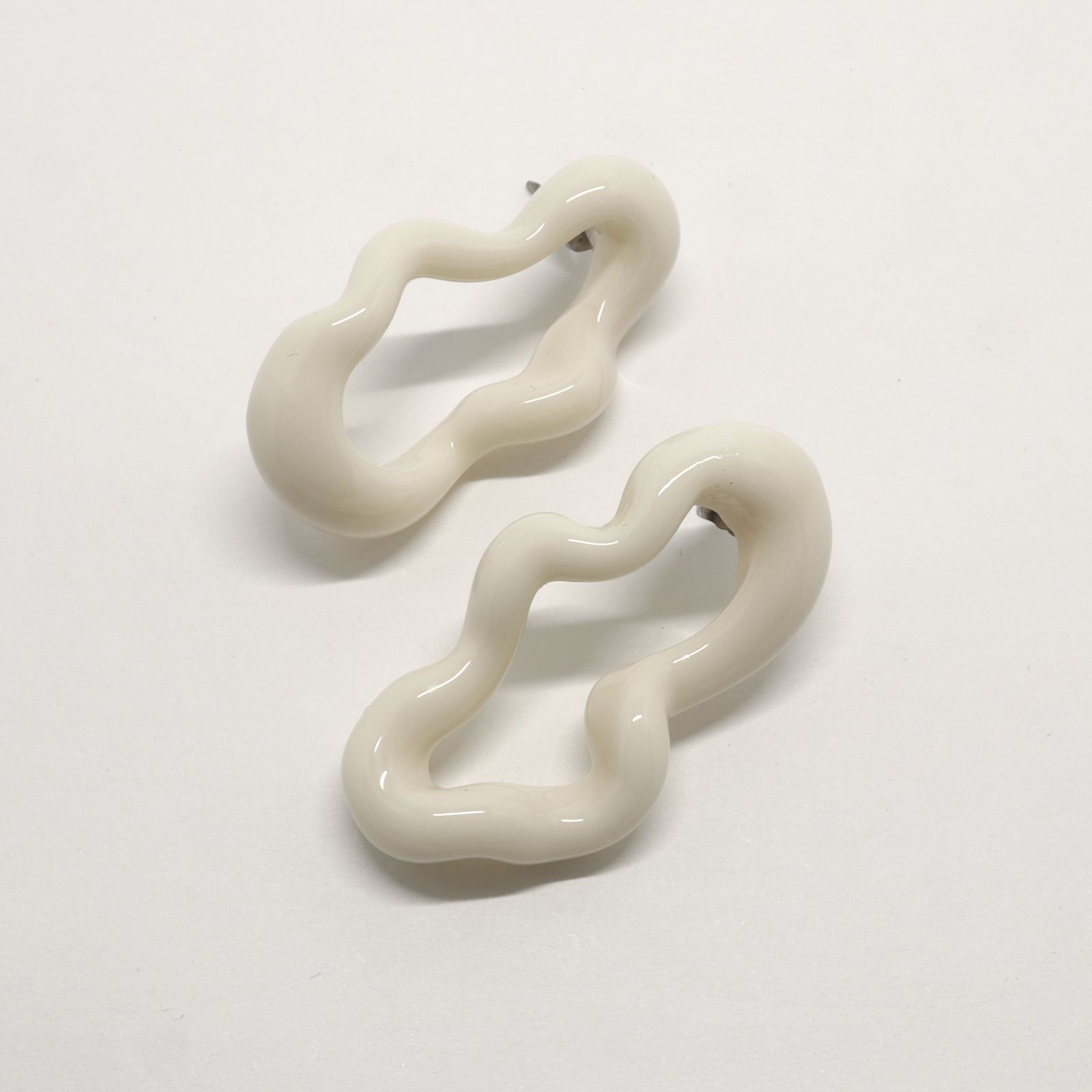 「Melting Pierce」ピアス ホワイト