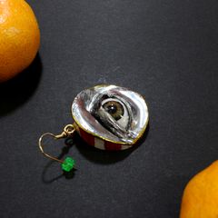 「目」ピアス（片耳） レッド×シルバーC