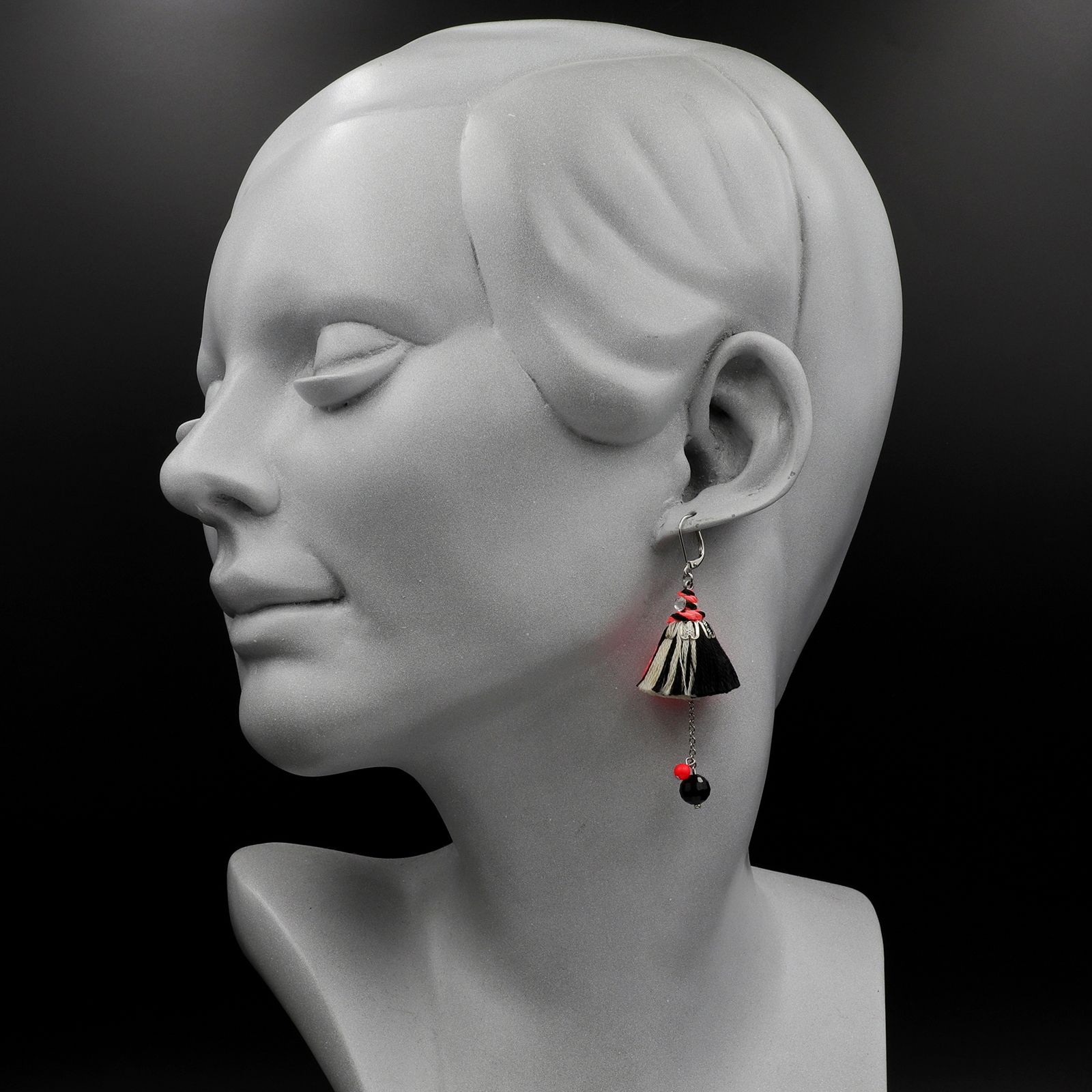 「Le conte de Pamellah シンメトリー」ピアス