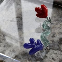「Matisse Pierce Long」ピアス（片耳） レッド×ブルー