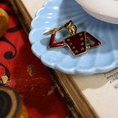 「ギャルソン」ブローチ ヨーロッパ