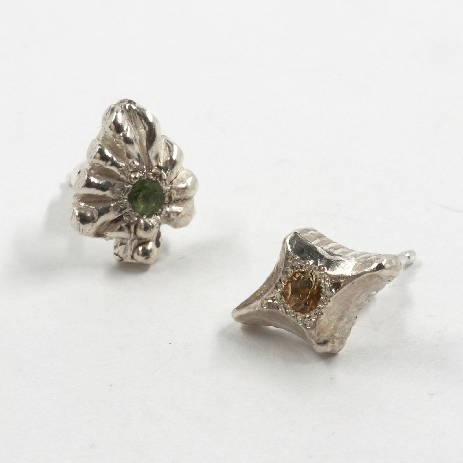「MINI TRUMP」ピアス