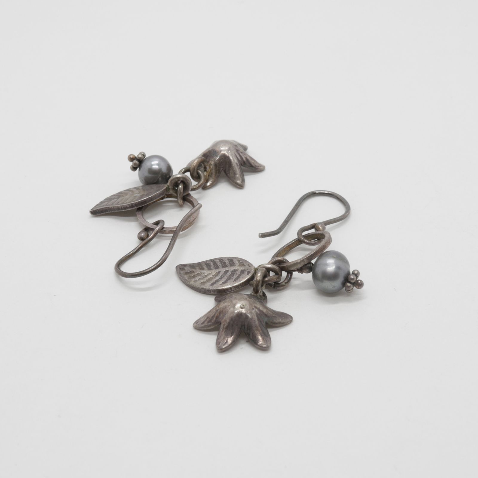 「メタルフラワー&リーフ」ピアス フランス
