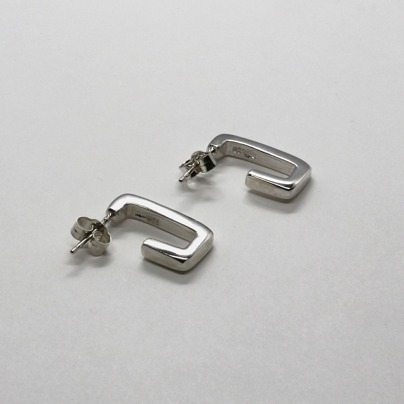 「Small Square Hoop Earring(silver)」ピアス