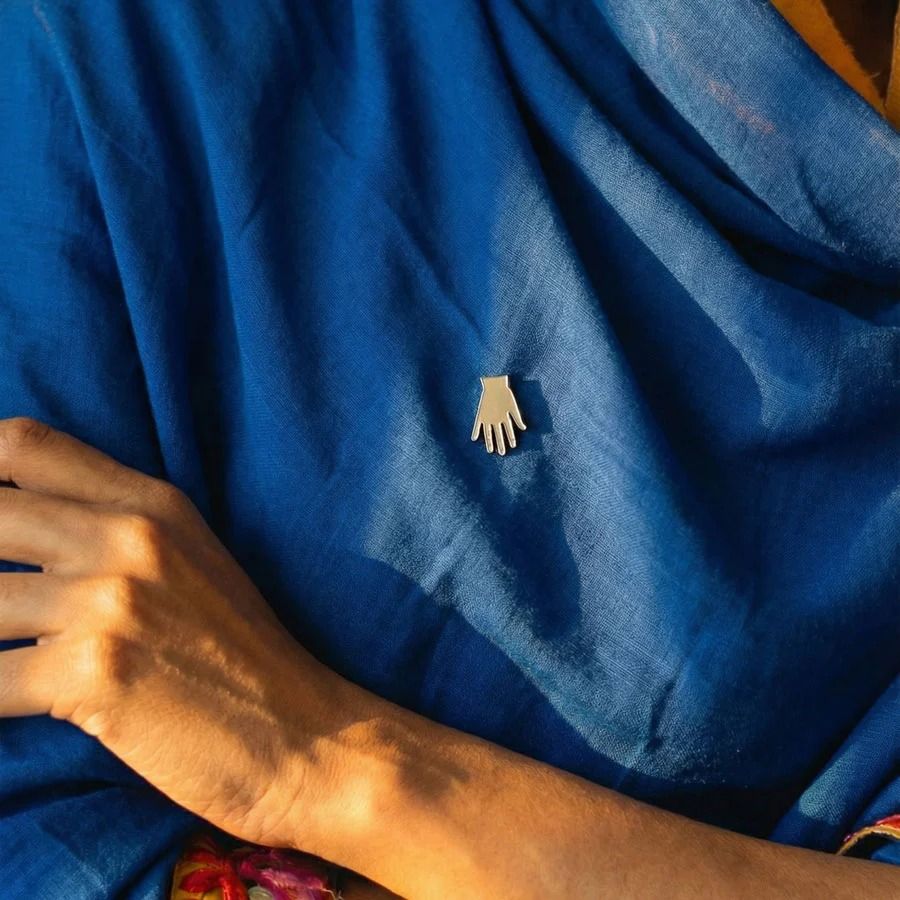 「Hand」ピンズ フリーダ・カーロ