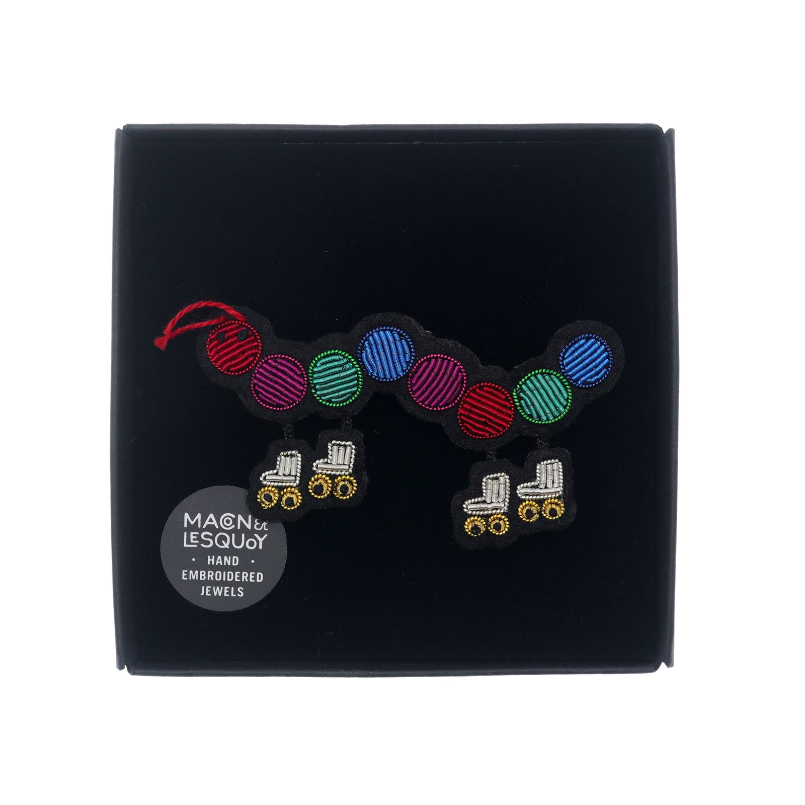 「Caterpillar on Wheels」ブローチ