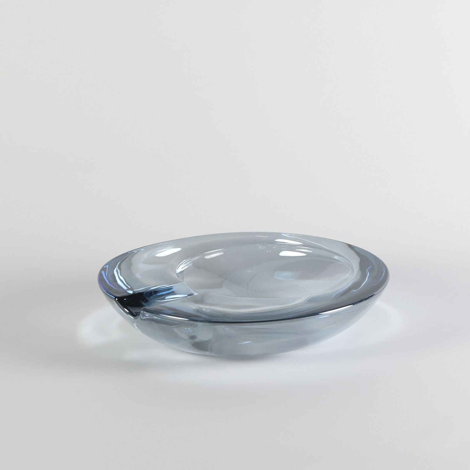 「GLASS ASHTRAY」ブルー