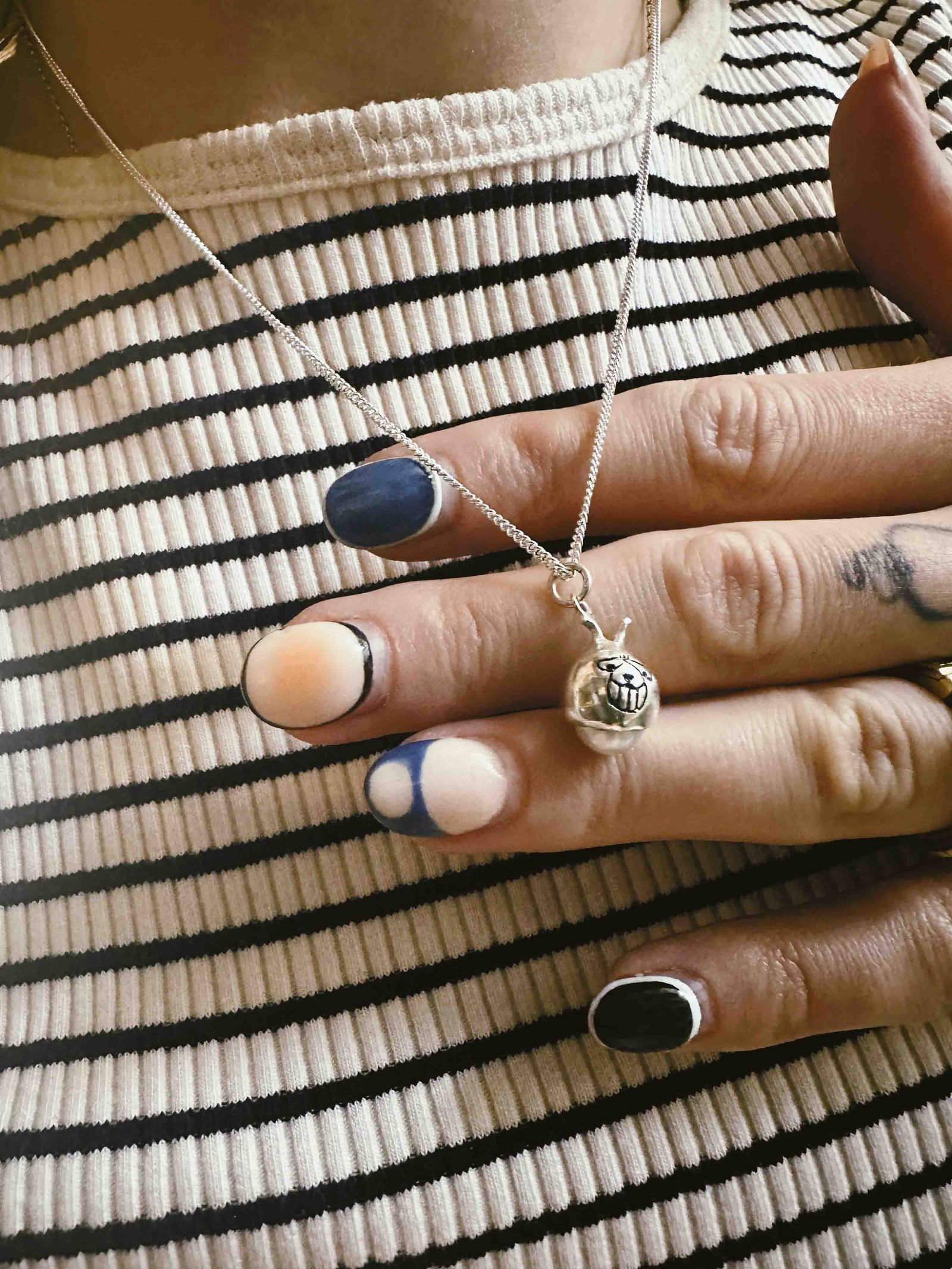 「Space Hopper Necklace」ネックレス