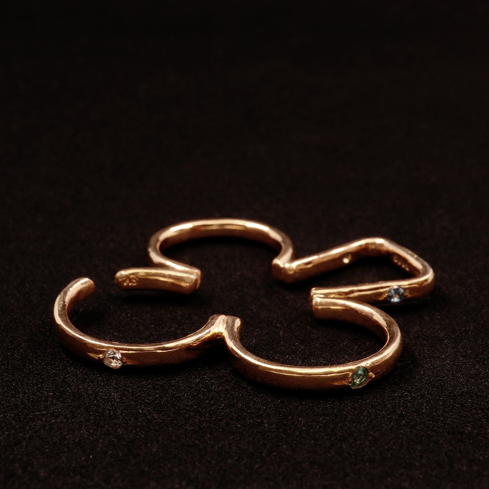 「TRUMP CROVER JEWEL CUFF」イヤーカフ ゴールド