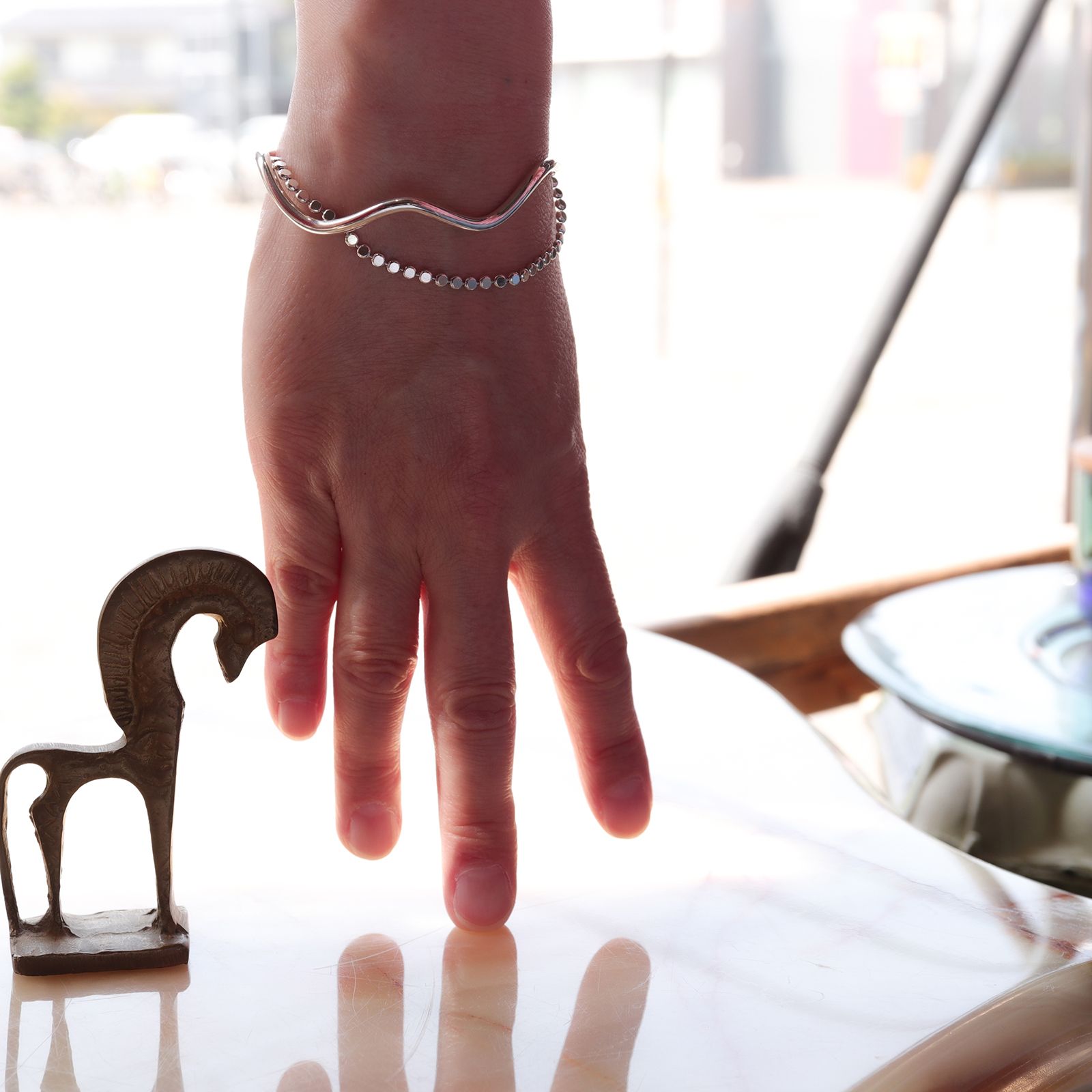 「WAVE&CHAIN CUFF BRACELET」ブレスレット