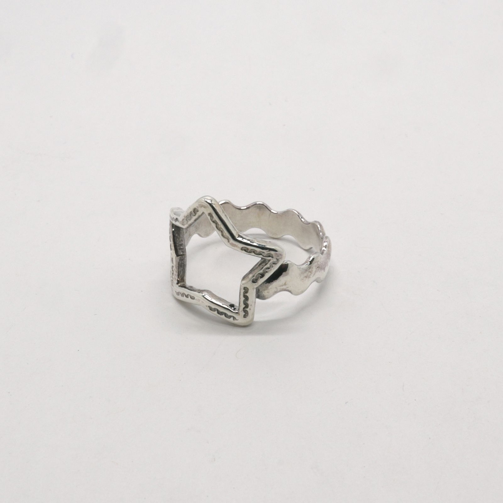 「OPEN STAR RING」リング