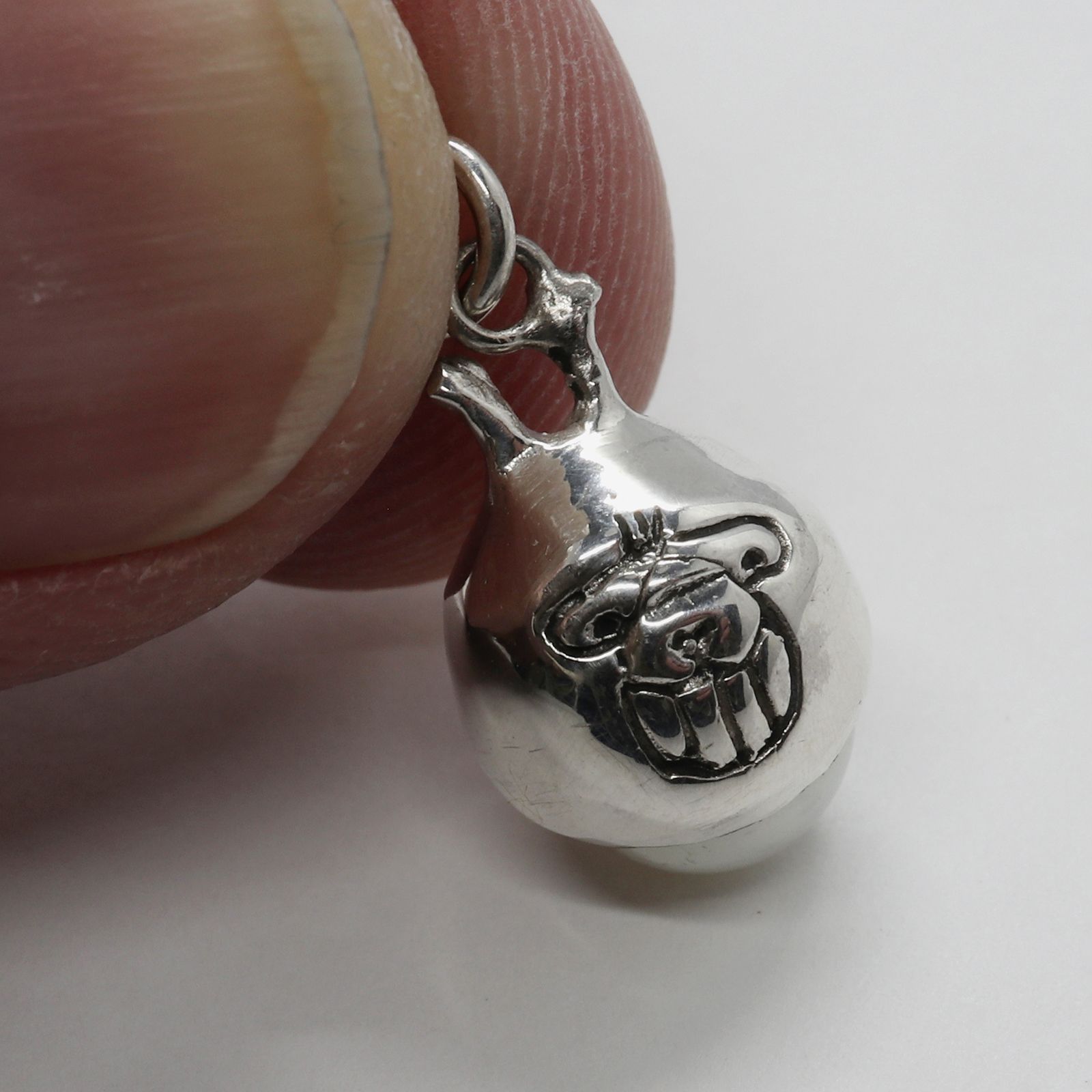 「Space Hopper Necklace」ネックレス