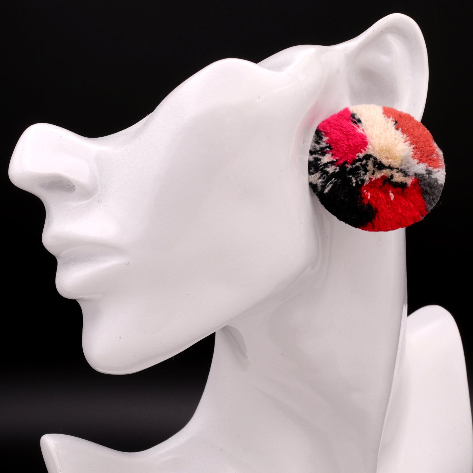 「TRIBO」ピアス