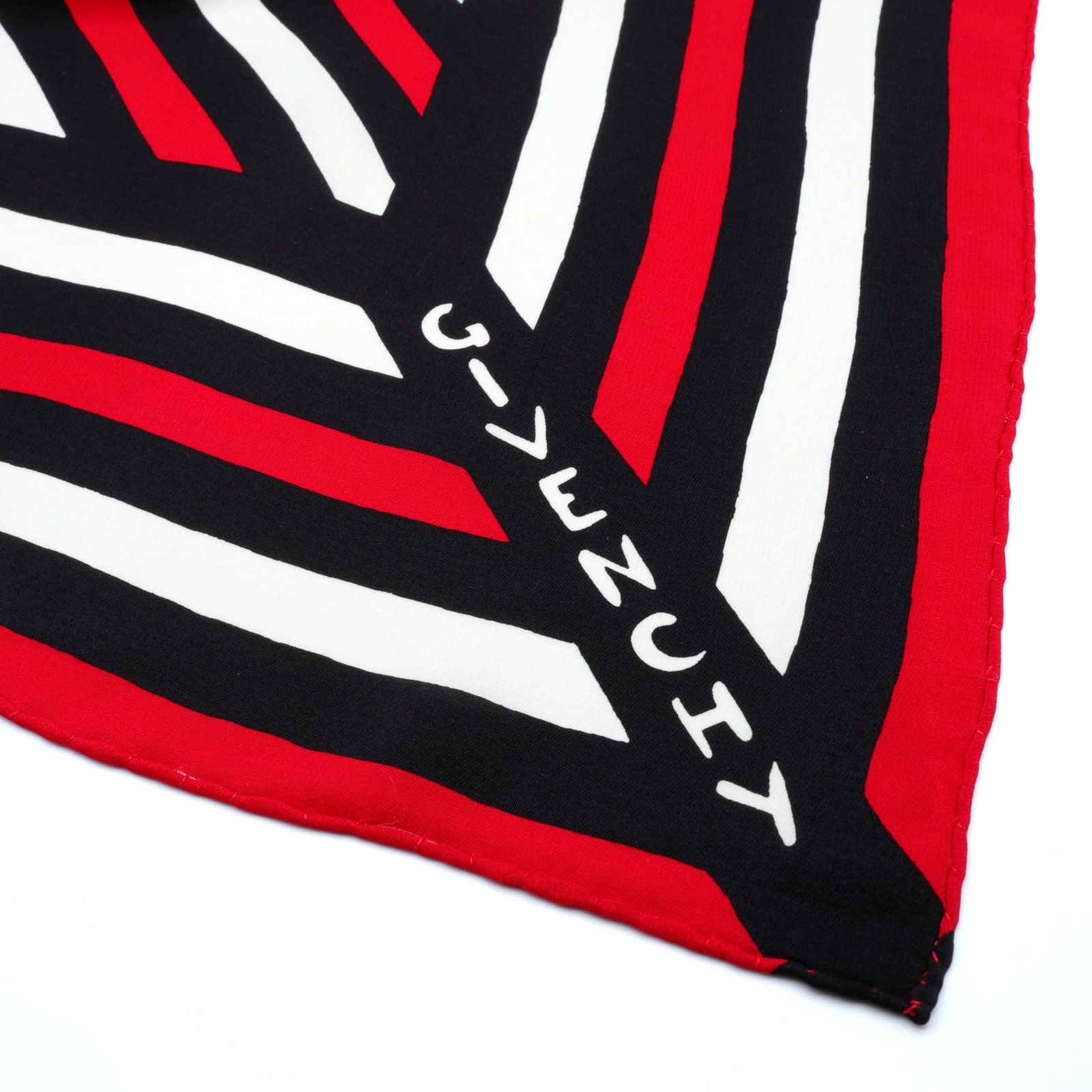 「パッションボーダー」ヴィンテージスカーフ GIVENCHY