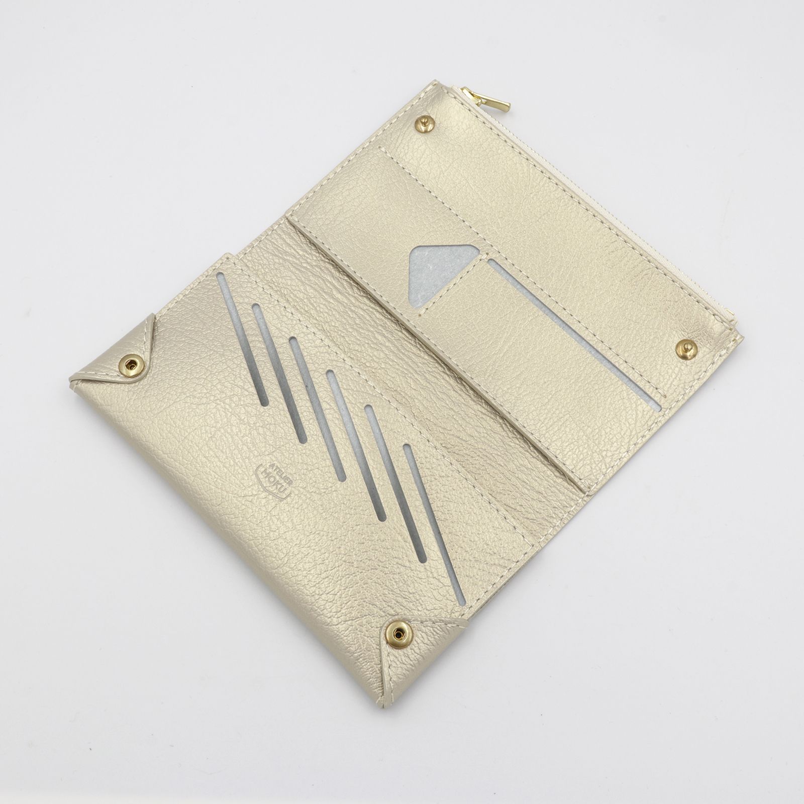 「小さく薄い長財布UNO ver.2 Plus Metallic Shrink」champagne gold