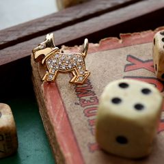 「クリスタルテリア」ブローチ イギリス