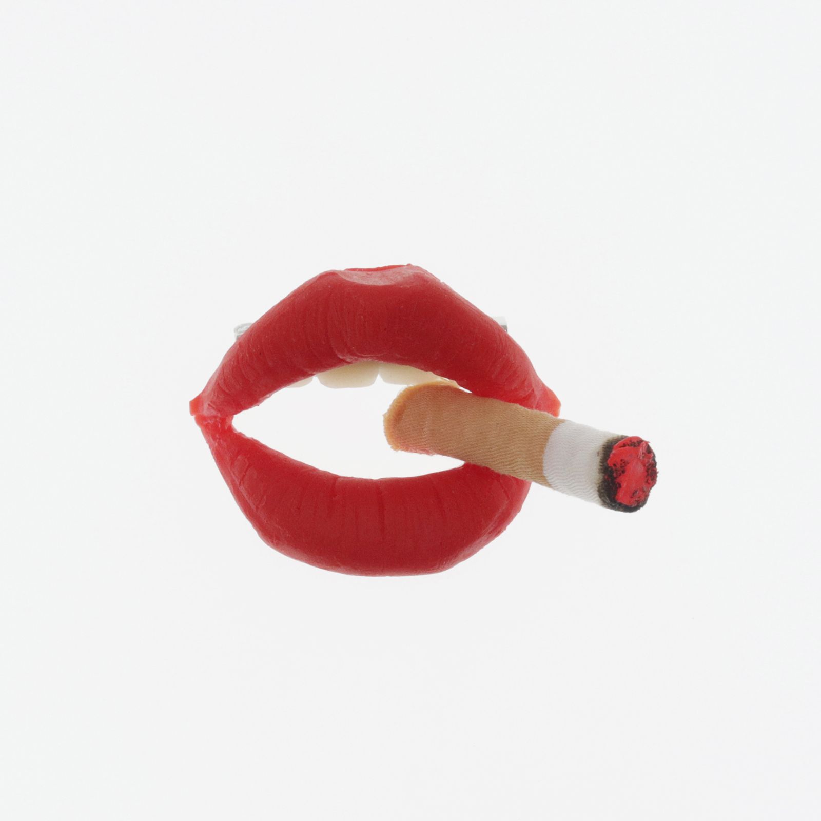 「LIPタバコ」ブローチ