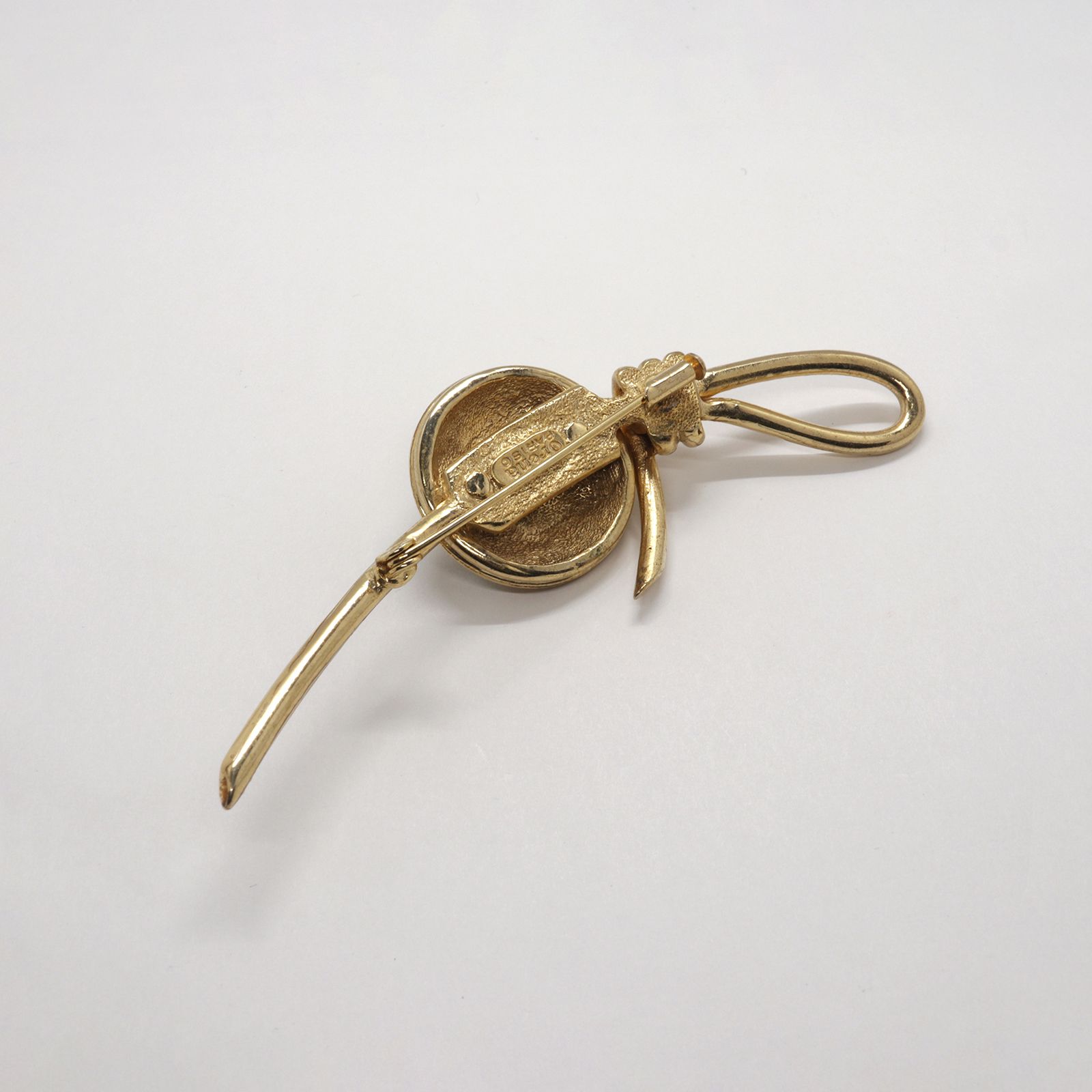 「パールボタンノット」ブローチ ORENA paris フランス